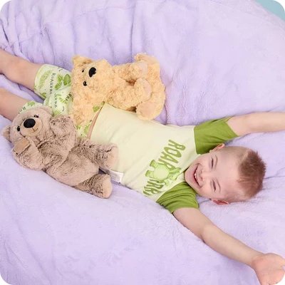 Un ours et un chien en peluche tout doux